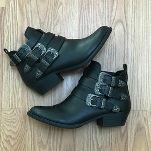 Black Report Triple Buckle Booties